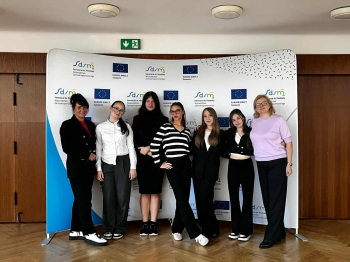 a9ddd060-2721-4f74-8c59-755a7cec46bd