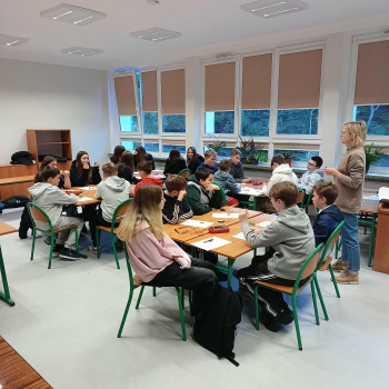 e8f7f6c1-3271-4d74-a1f5-8c7459d9b002