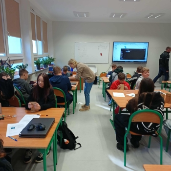 906ce7d0-c4bb-487b-9dc6-d56e42b07b49