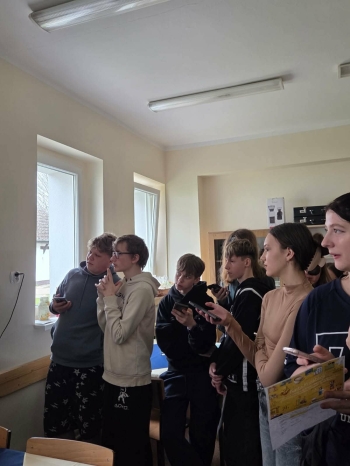 b232eb79-2e56-40ff-b588-21f2d4c4a529